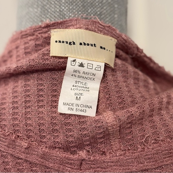 enough about me Women’s Long Sleeve Lightweight Top Size Medium - Picture 5 of 5